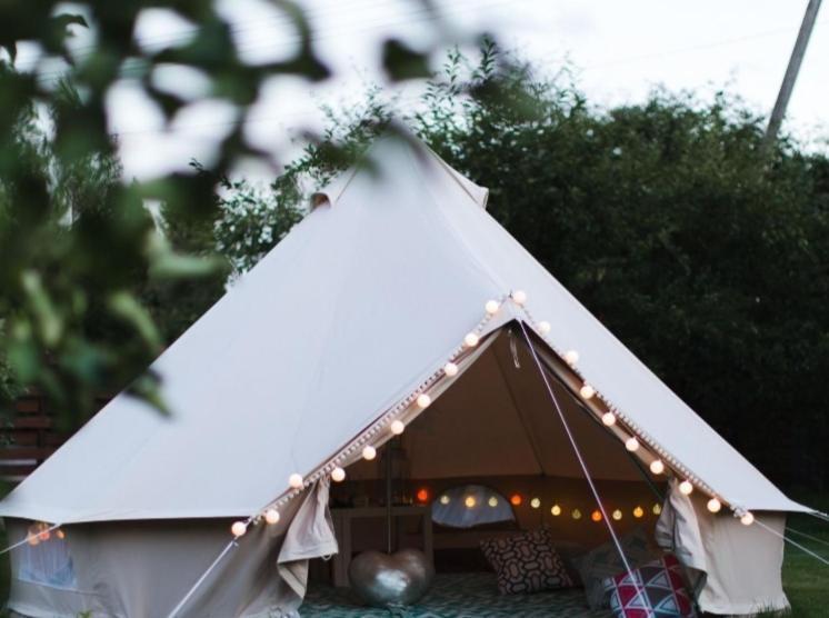 Готель Wildberry Glamping Orgeres-la-Roche Екстер'єр фото